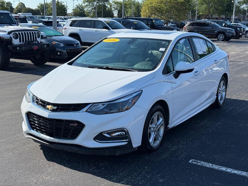 Chevrolet Cruze Vehicle Full-screen Gallery Image 8