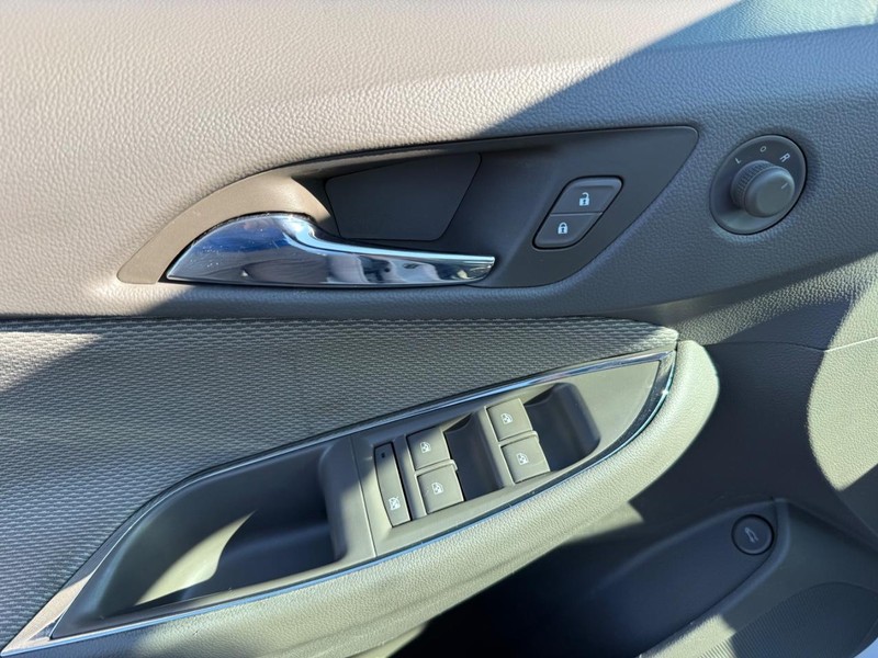 Chevrolet Cruze Vehicle Full-screen Gallery Image 17