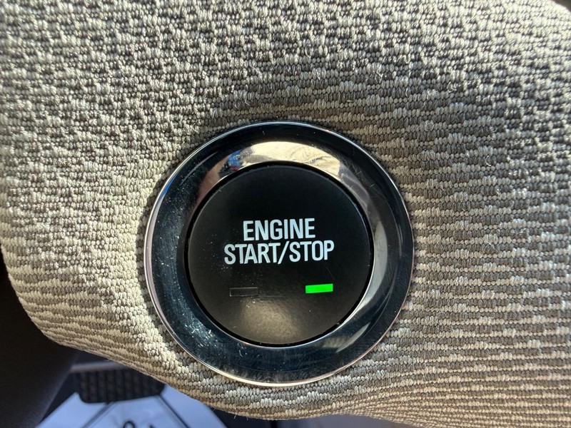Chevrolet Cruze Vehicle Full-screen Gallery Image 22