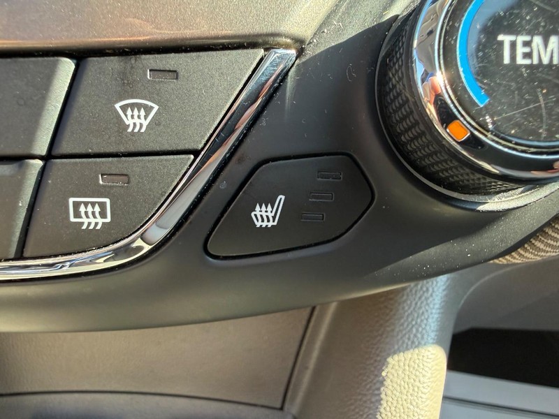 Chevrolet Cruze Vehicle Full-screen Gallery Image 23