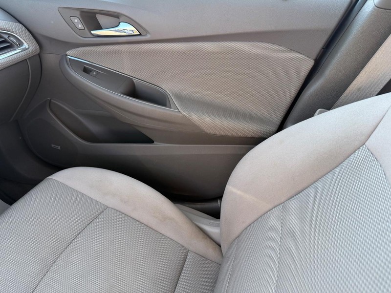 Chevrolet Cruze Vehicle Full-screen Gallery Image 28