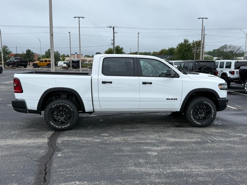 Ram 1500 Vehicle Full-screen Gallery Image 2