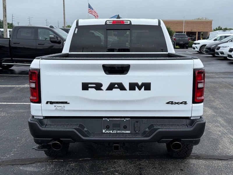 Ram 1500 Vehicle Full-screen Gallery Image 4