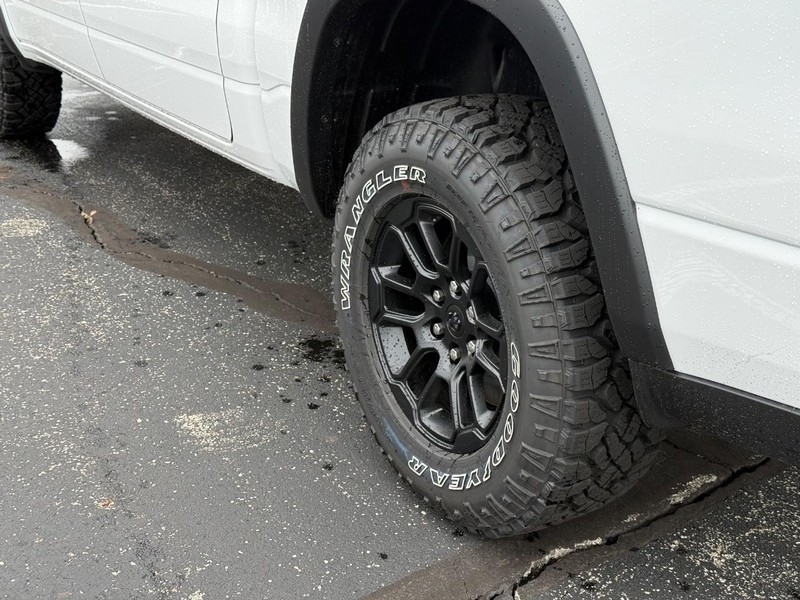 Ram 1500 Vehicle Full-screen Gallery Image 6