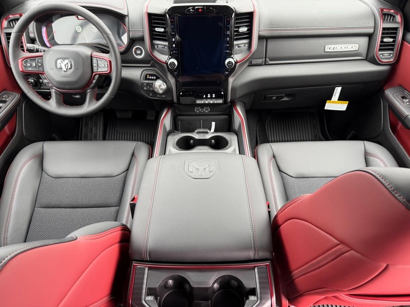 Ram 1500 Vehicle Full-screen Gallery Image 13