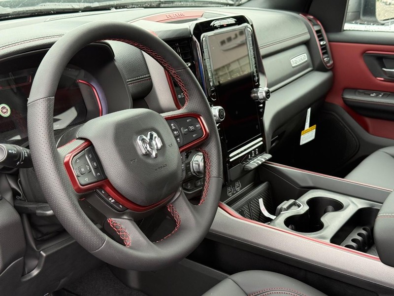Ram 1500 Vehicle Full-screen Gallery Image 19