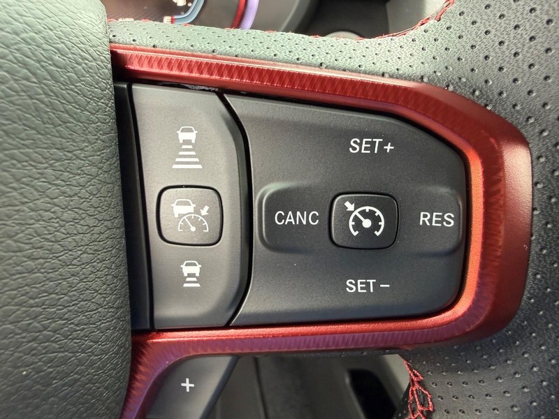 Ram 1500 Vehicle Full-screen Gallery Image 21
