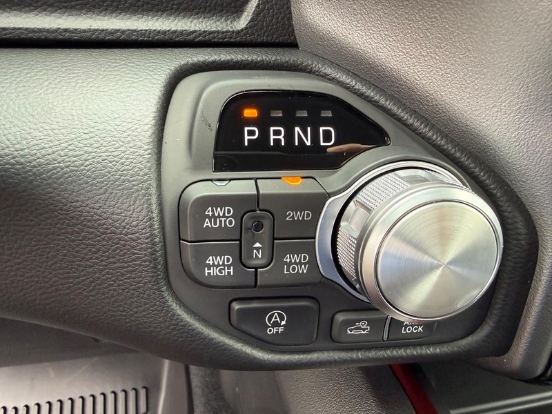 Ram 1500 Vehicle Full-screen Gallery Image 23
