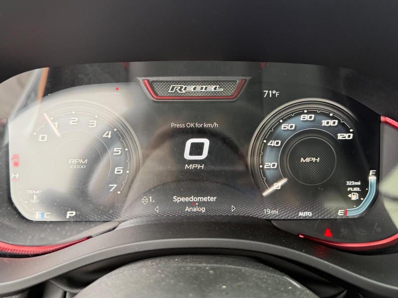 Ram 1500 Vehicle Full-screen Gallery Image 28