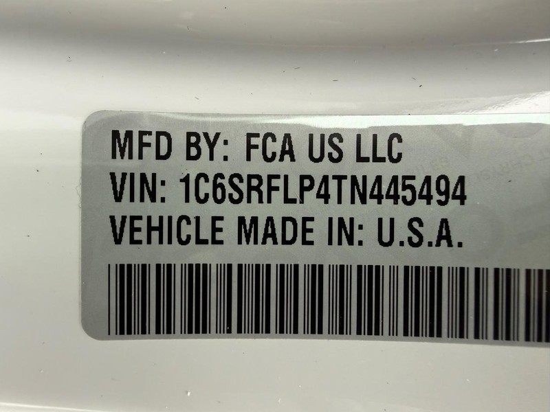 Ram 1500 Vehicle Full-screen Gallery Image 31