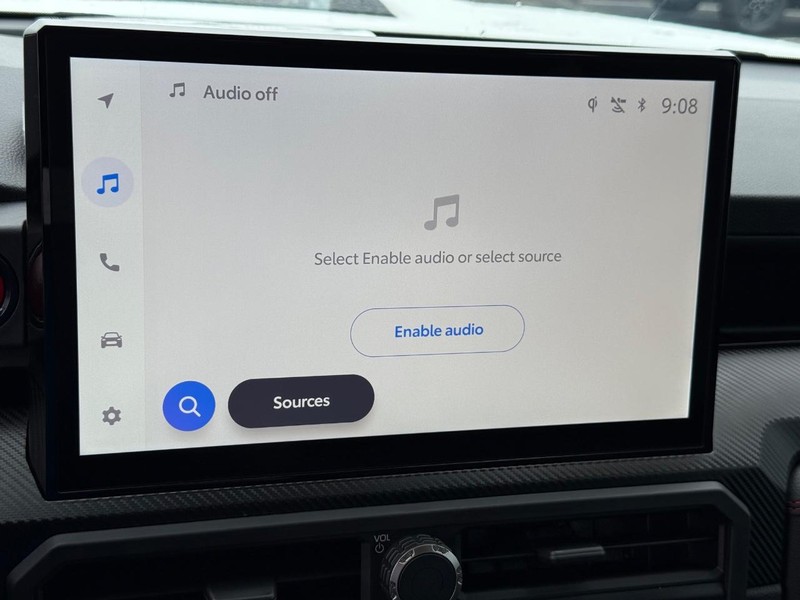 Toyota Tacoma 4WD Vehicle Full-screen Gallery Image 25