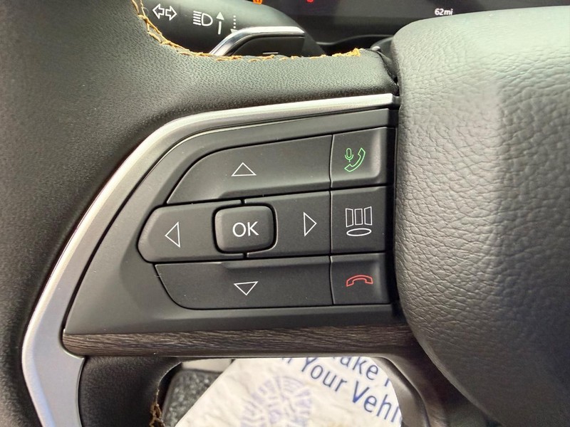 Jeep Grand Cherokee Vehicle Full-screen Gallery Image 22