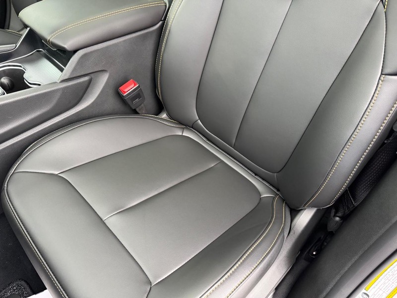 Jeep Grand Cherokee Vehicle Full-screen Gallery Image 32