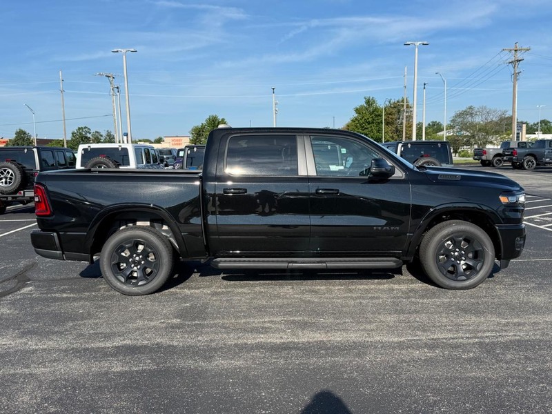 Ram 1500 Vehicle Full-screen Gallery Image 2