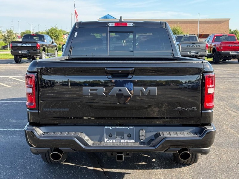Ram 1500 Vehicle Full-screen Gallery Image 4