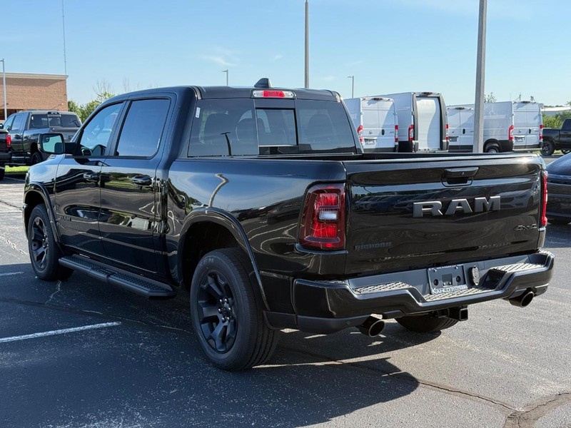Ram 1500 Vehicle Full-screen Gallery Image 5