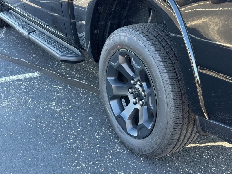 Ram 1500 Vehicle Full-screen Gallery Image 6