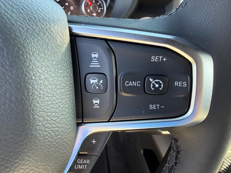 Ram 1500 Vehicle Full-screen Gallery Image 20
