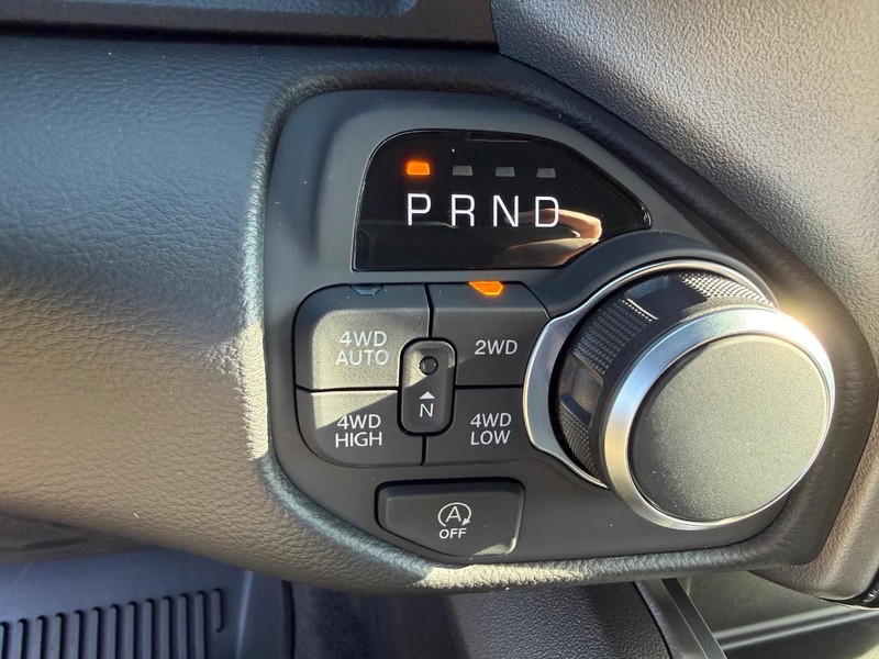 Ram 1500 Vehicle Full-screen Gallery Image 22