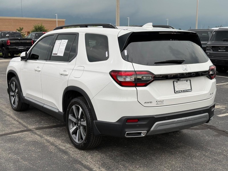 Honda Pilot Vehicle Full-screen Gallery Image 5