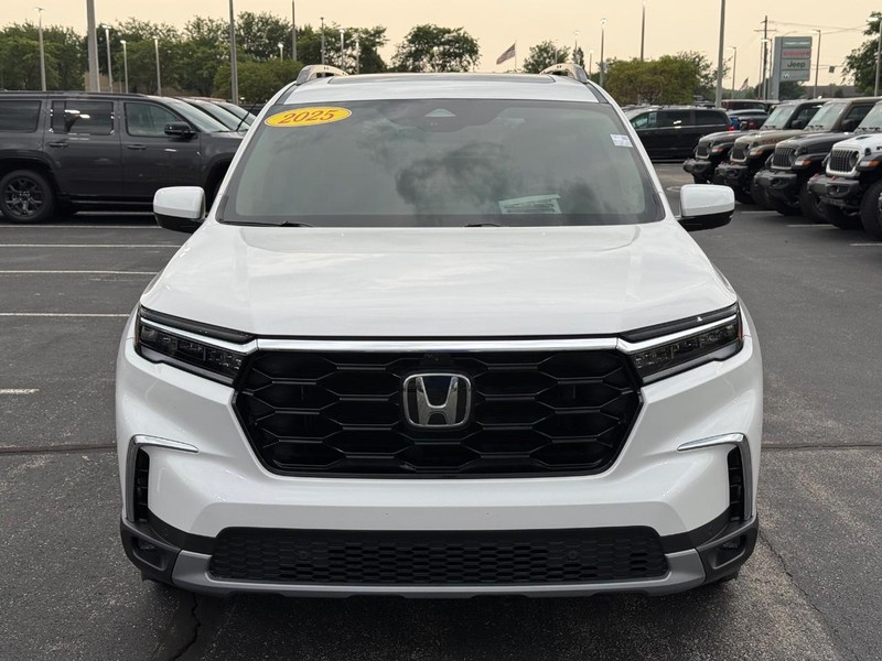 Honda Pilot Vehicle Full-screen Gallery Image 11