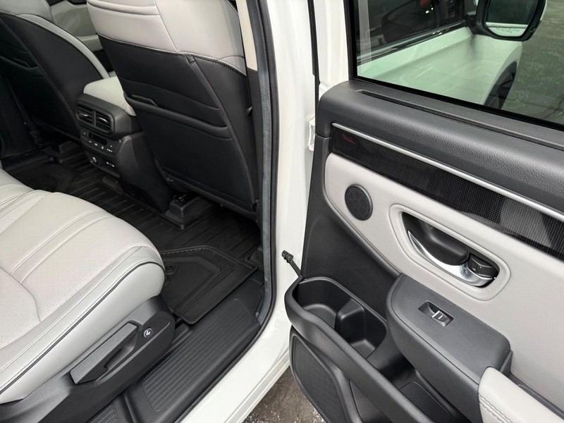 Honda Pilot Vehicle Full-screen Gallery Image 13