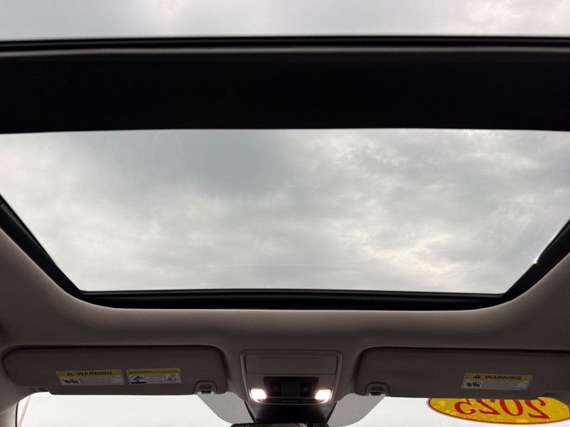 Honda Pilot Vehicle Full-screen Gallery Image 15
