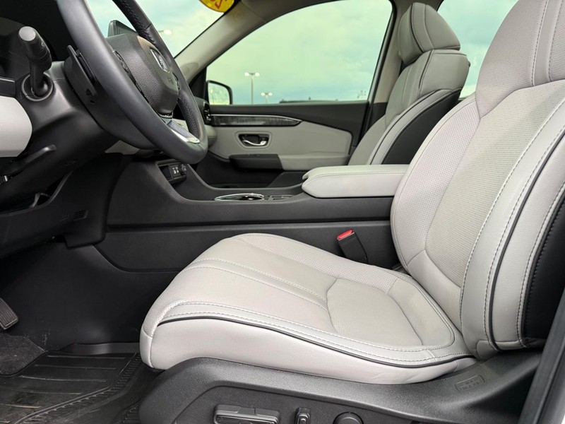 Honda Pilot Vehicle Full-screen Gallery Image 21