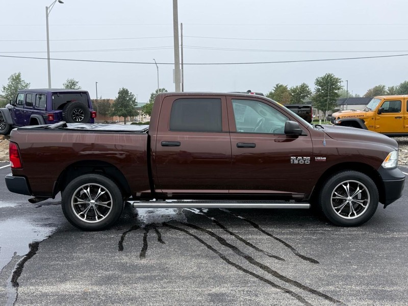 Ram 1500 Vehicle Full-screen Gallery Image 2