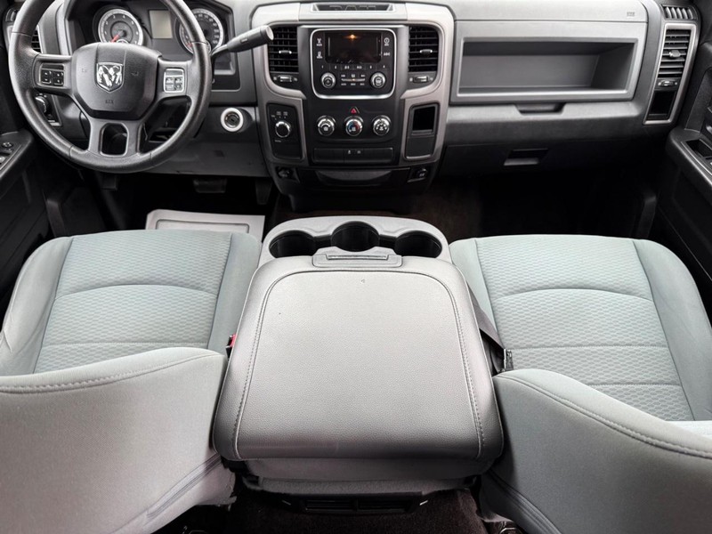 Ram 1500 Vehicle Full-screen Gallery Image 12