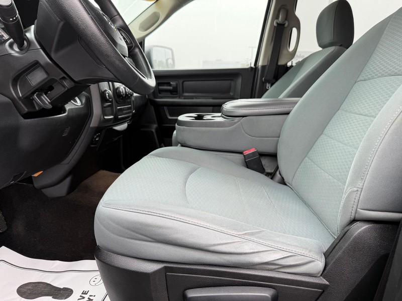 Ram 1500 Vehicle Full-screen Gallery Image 17