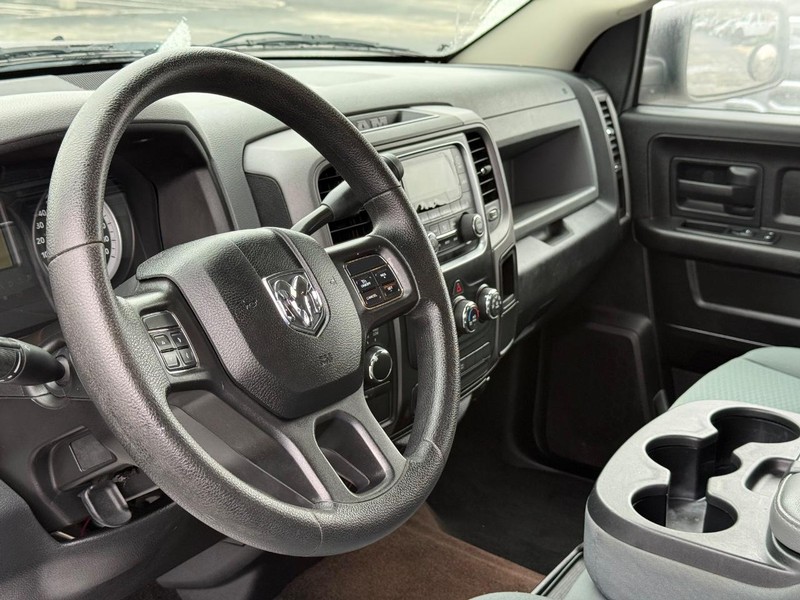 Ram 1500 Vehicle Full-screen Gallery Image 18