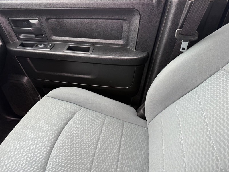 Ram 1500 Vehicle Full-screen Gallery Image 25
