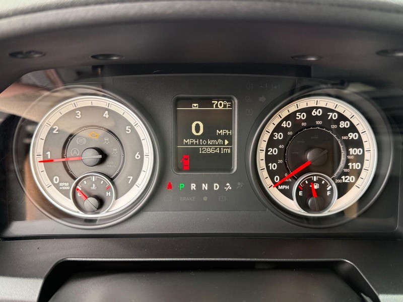 Ram 1500 Vehicle Full-screen Gallery Image 26
