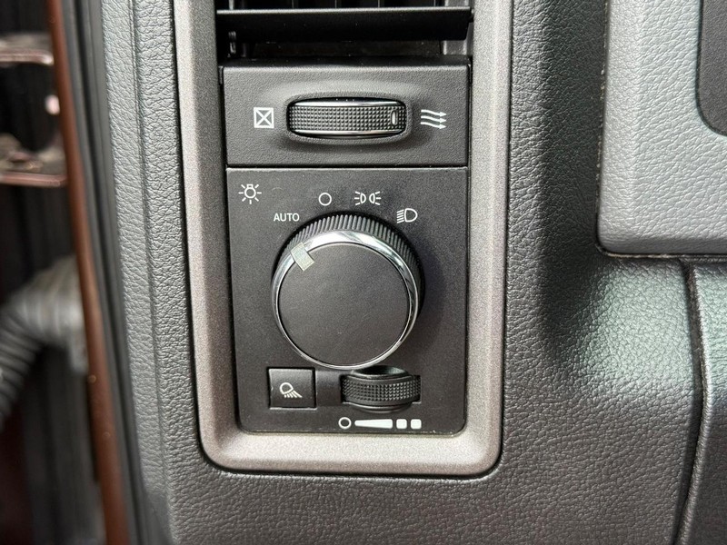 Ram 1500 Vehicle Full-screen Gallery Image 28
