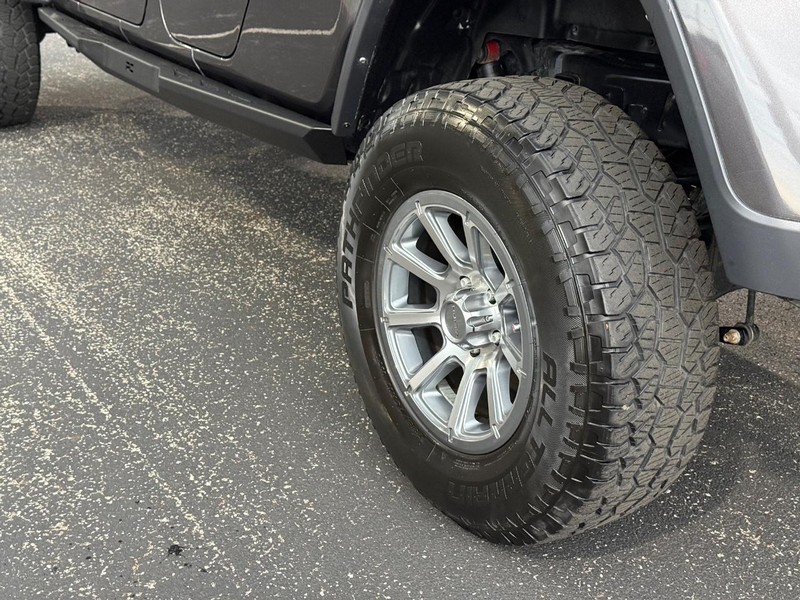 Jeep Gladiator Vehicle Full-screen Gallery Image 6