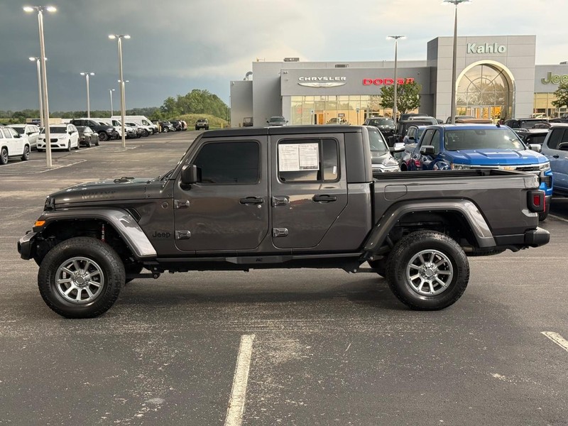Jeep Gladiator Vehicle Full-screen Gallery Image 8