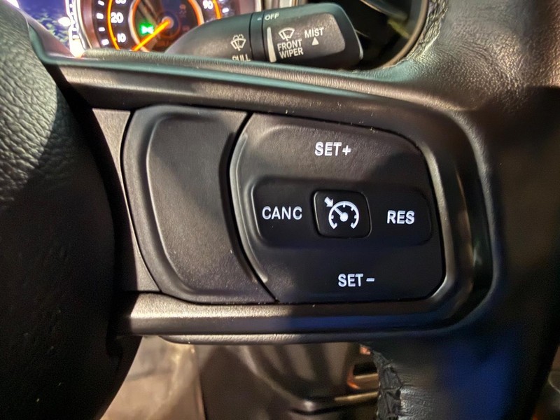 Jeep Gladiator Vehicle Full-screen Gallery Image 21