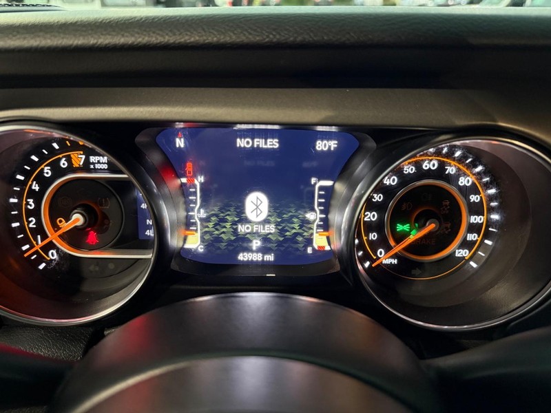 Jeep Gladiator Vehicle Full-screen Gallery Image 29