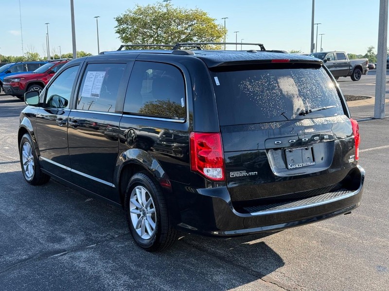 Dodge Grand Caravan Vehicle Full-screen Gallery Image 05