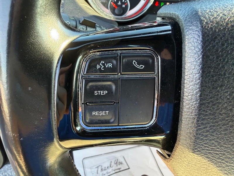 Dodge Grand Caravan Vehicle Full-screen Gallery Image 20