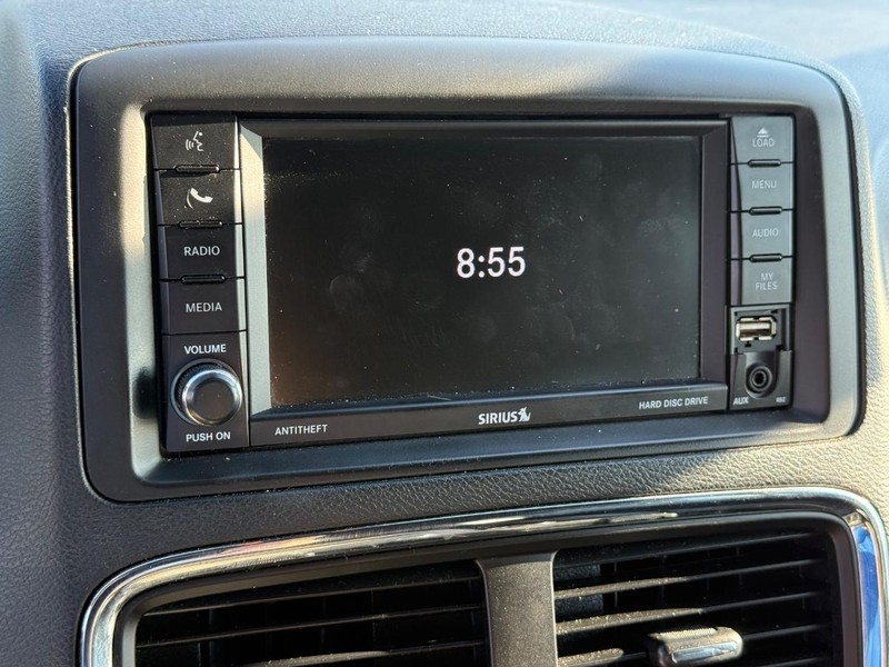 Dodge Grand Caravan Vehicle Full-screen Gallery Image 22