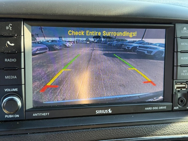 Dodge Grand Caravan Vehicle Full-screen Gallery Image 23