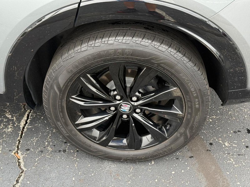 Buick Envista Vehicle Full-screen Gallery Image 6