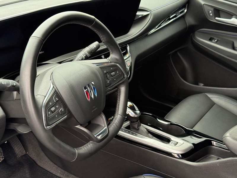 Buick Envista Vehicle Full-screen Gallery Image 20