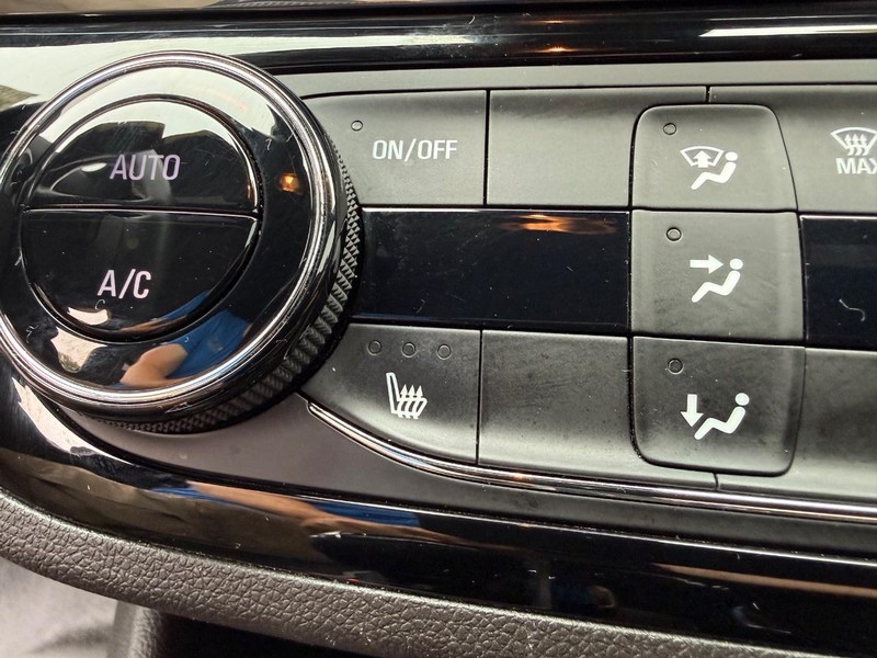 Buick Envista Vehicle Full-screen Gallery Image 24