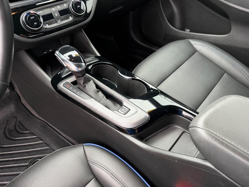 Buick Envista Vehicle Full-screen Gallery Image 28