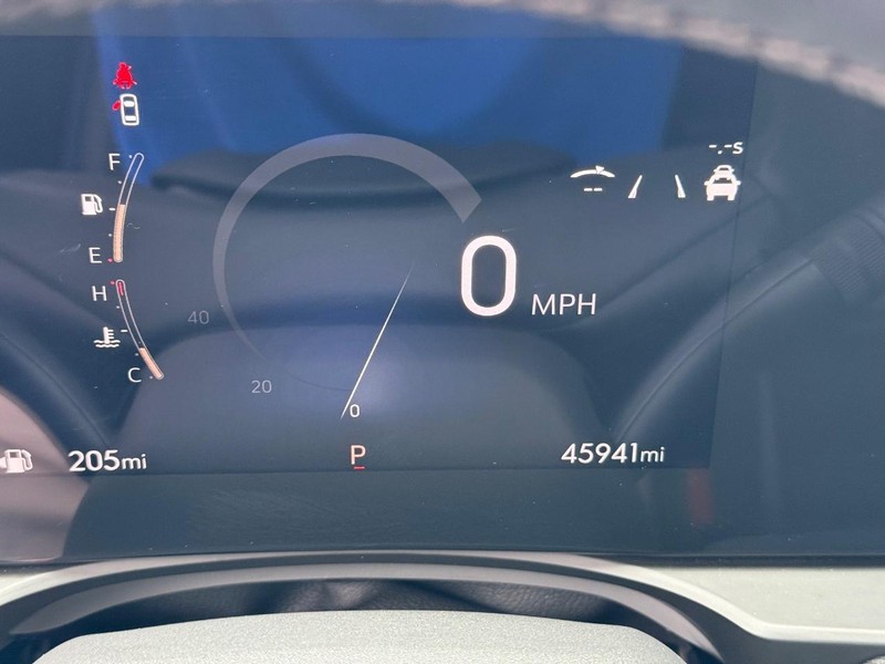 Buick Envista Vehicle Full-screen Gallery Image 30
