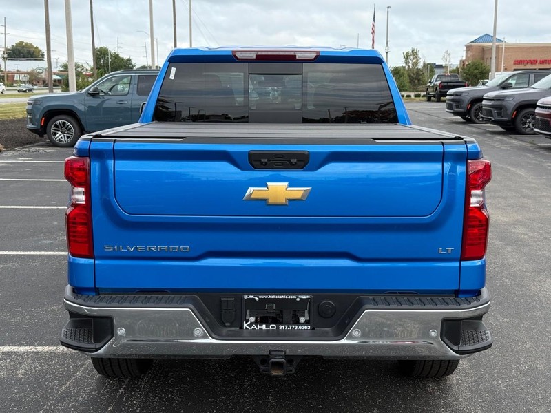 Chevrolet Silverado 1500 Vehicle Full-screen Gallery Image 4