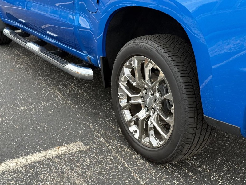 Chevrolet Silverado 1500 Vehicle Full-screen Gallery Image 6